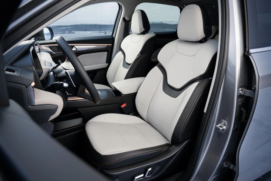 Передние кресла Haval Jolion